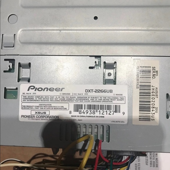 Pioneer CD player - Picture 2 of 5